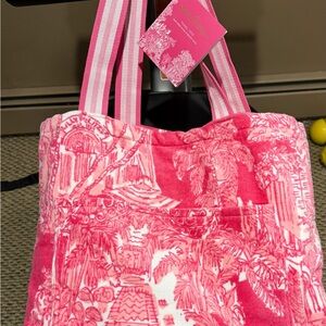 NWT Lilly Pulitzer Vibrant Pink Patterned Tote beach towel bag.